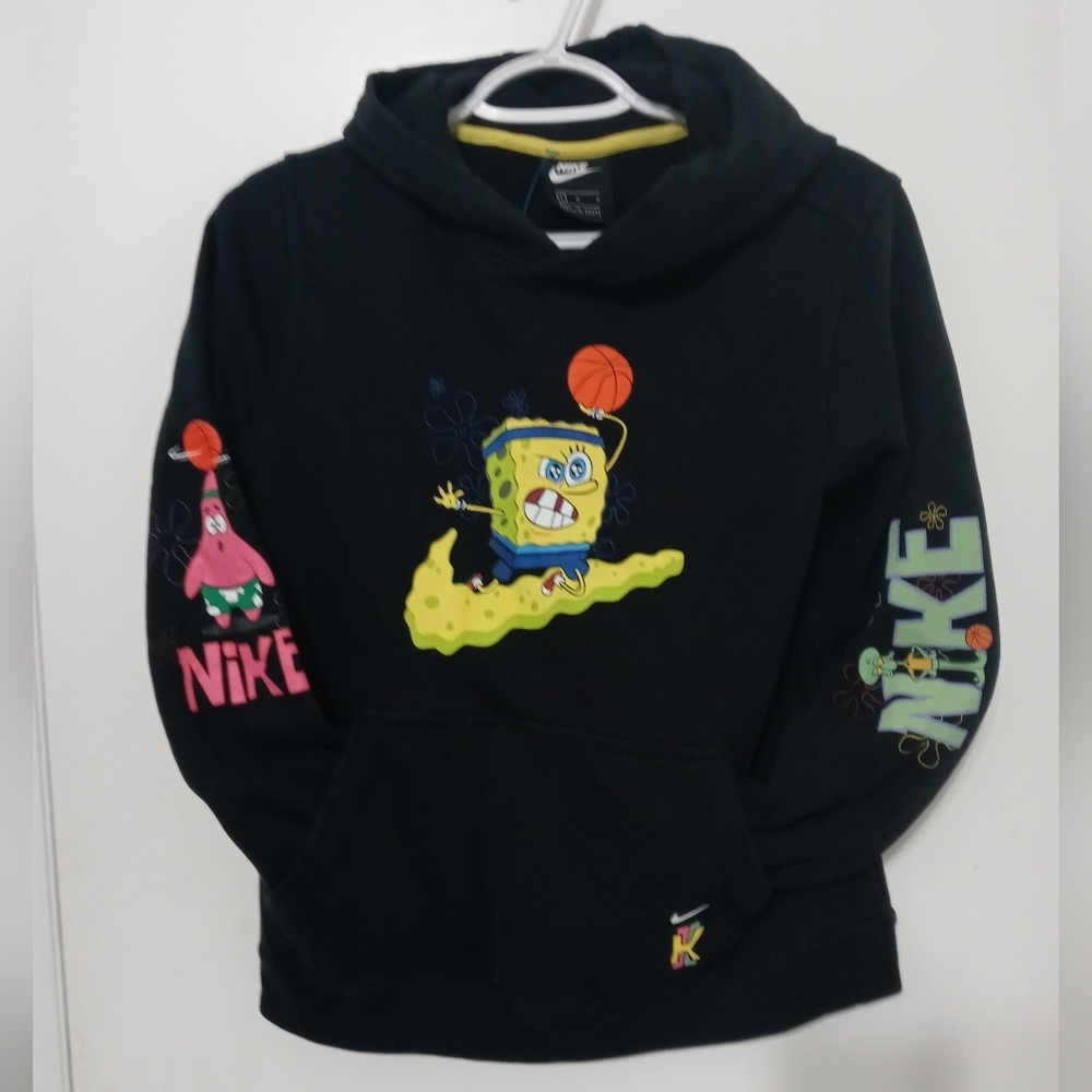NIKE X KYRIE X SPONGEBOB PULLOVER HOODIE WITH POCKET LARGE